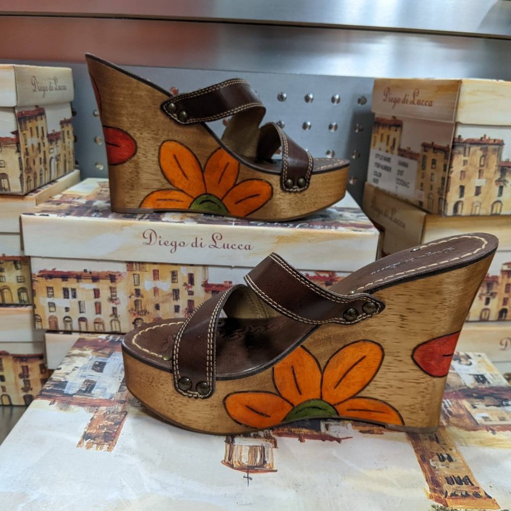 Diego di Lucca - Quinlan - Brown w/ Flowers